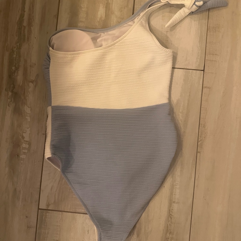 Cupshe Blue and White One Piece Swimwear - Picture 2 of 4